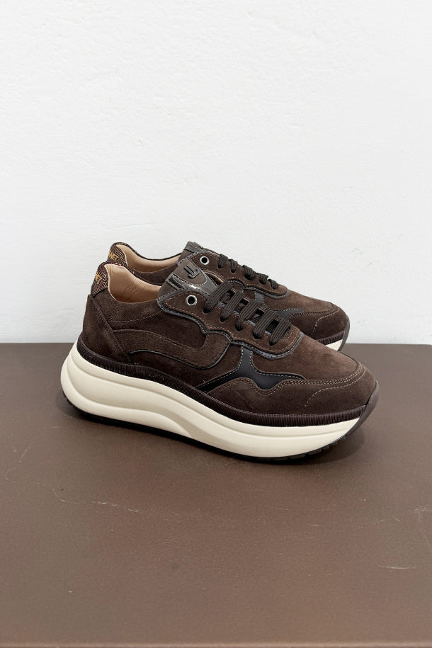 Sneakers-1