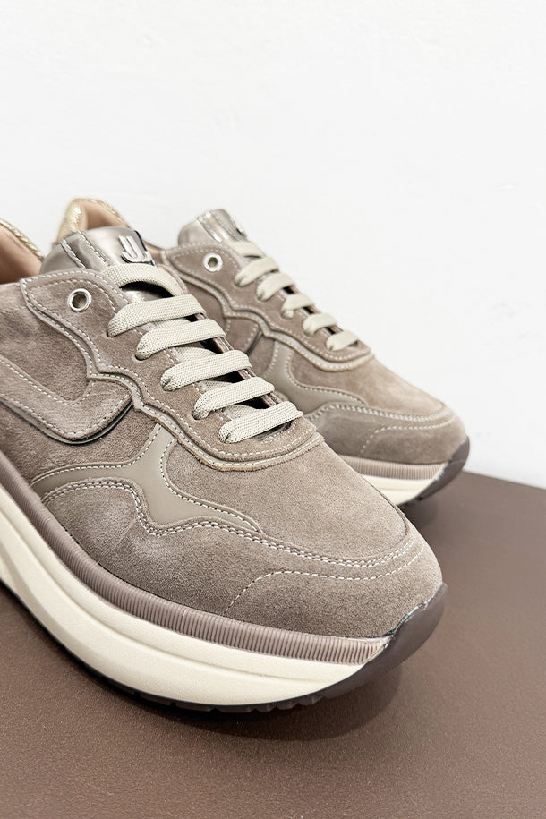 Sneakers-2