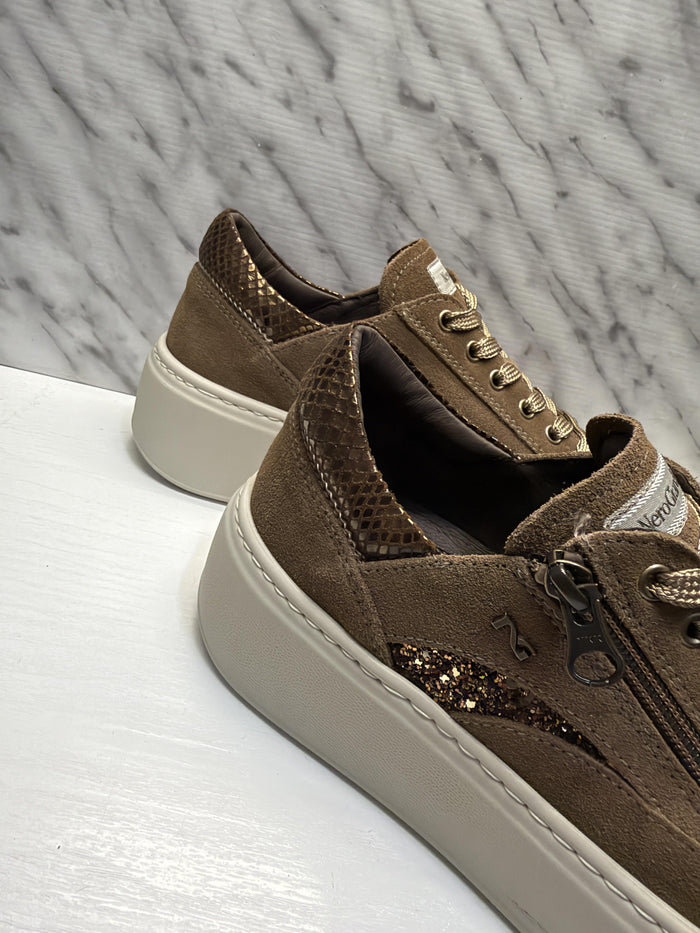 Sneakers-3