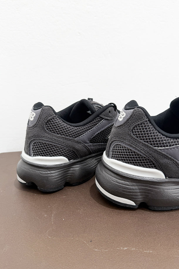 Sneakers-3