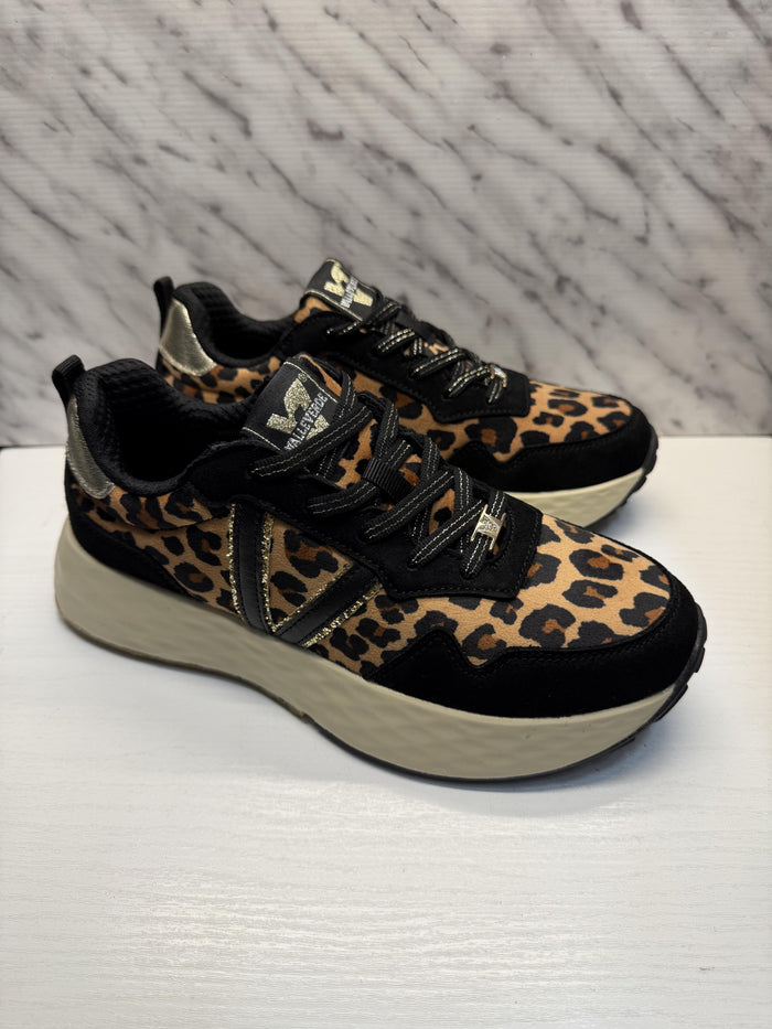 Sneakers-1