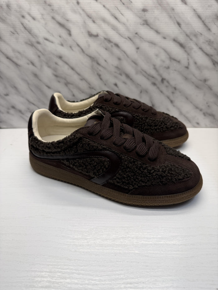 Sneakers-1