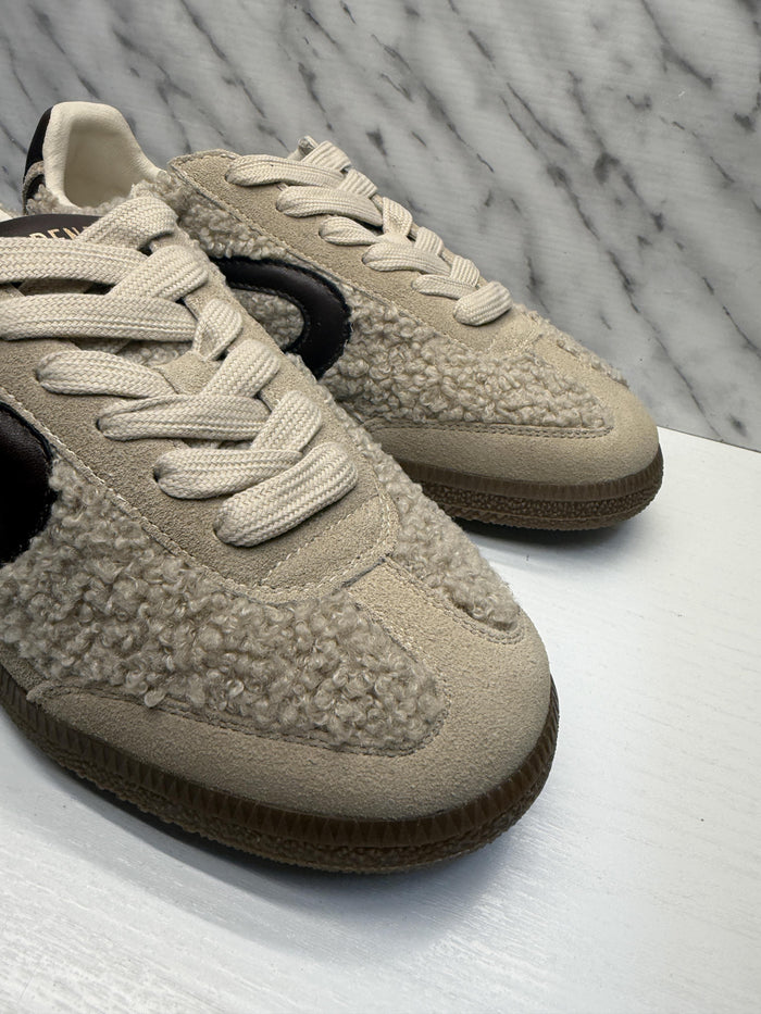 Sneakers-2