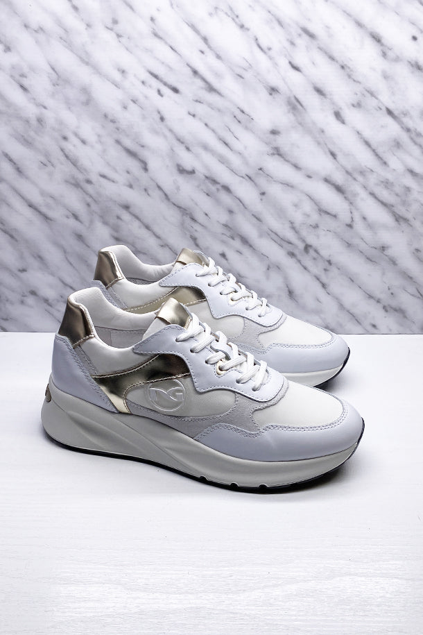 Sneakers-1