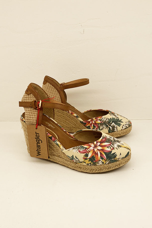 Sandali con zeppa-1