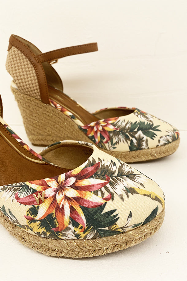 Sandali con zeppa-2