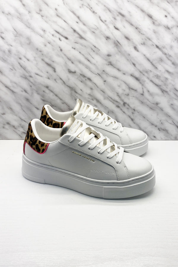 Sneakers allacciate