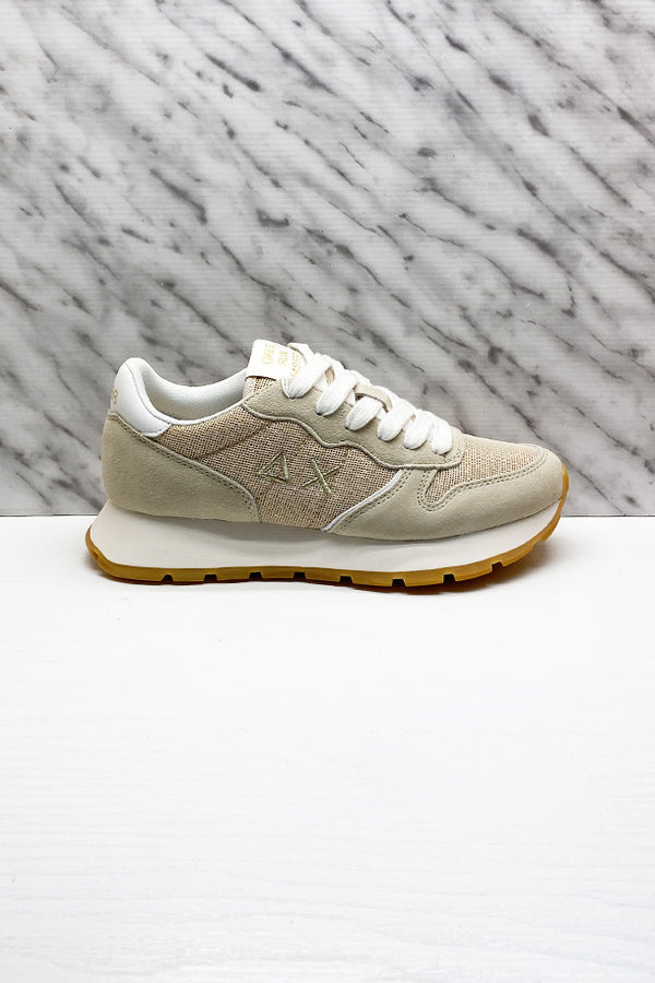 Sneakers allacciate