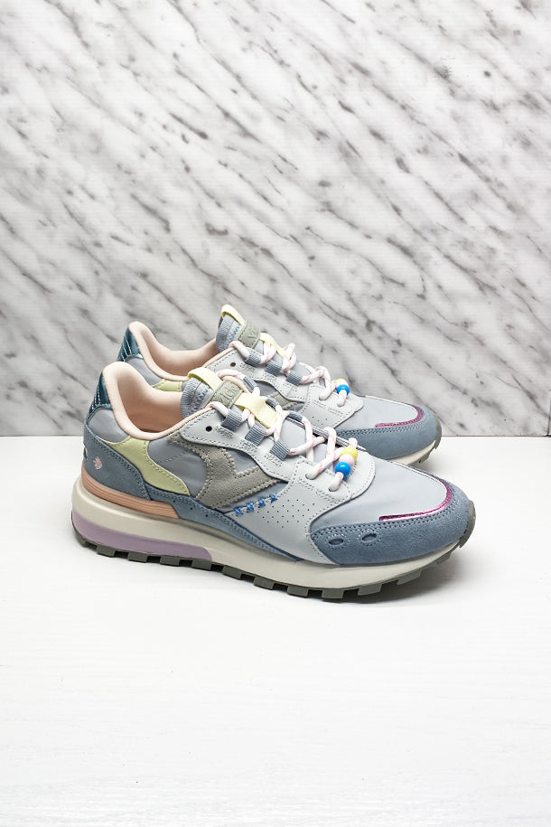 Sneakers-1
