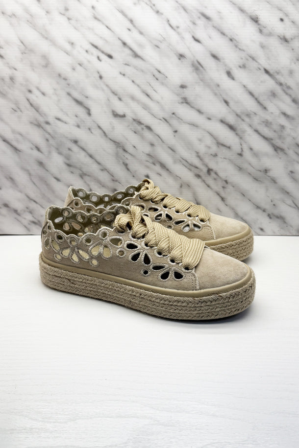 Sneakers-1