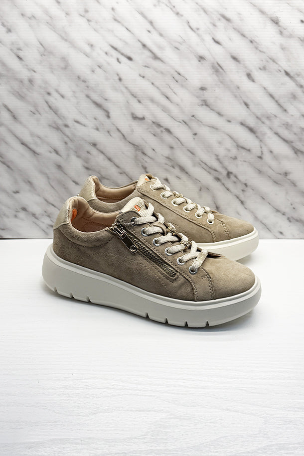 Sneakers-1