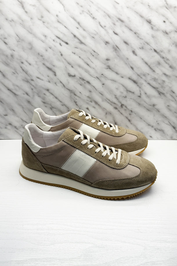 Sneakers-1