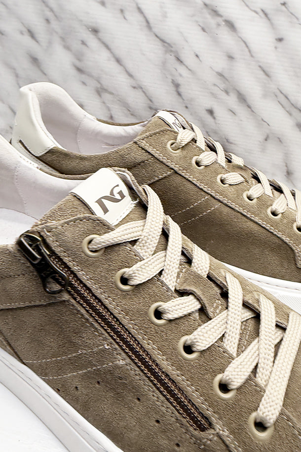 Sneakers-2